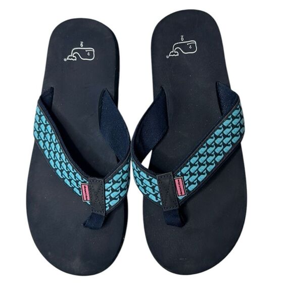 Vineyard Vines Men’s Whale Print Flip Flops. Size 9. - Picture 1 of 4